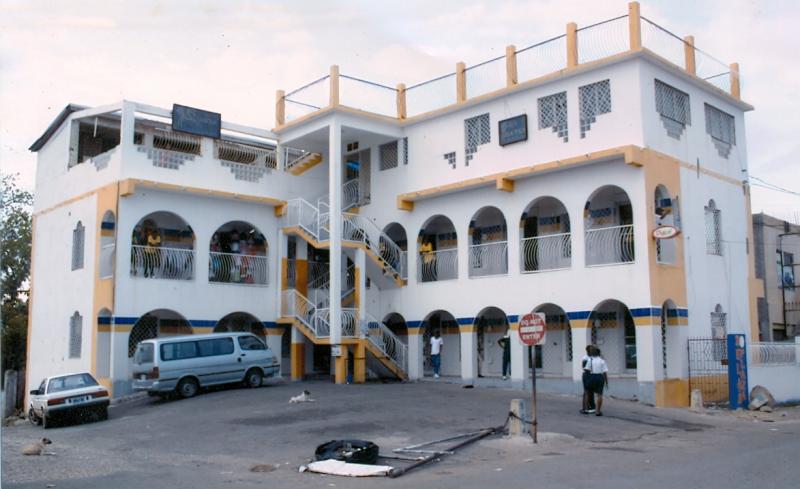MAY PEN very large shopping Center $100,000,000.00